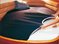 Lenzuolo Elastico E  Blu: Il lenzuolo elastico regolabile sia adatta perfettamente al tuo letto qualsiasi sia la forma del materasso.