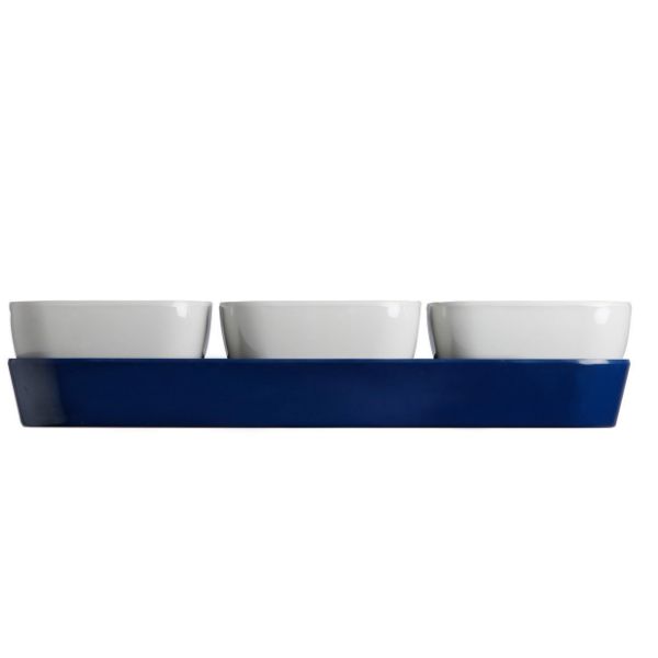 Pratico set snack da 4 pezzi. Si compone di 3 ciotoline e un vassoio. Nautica East Wind
