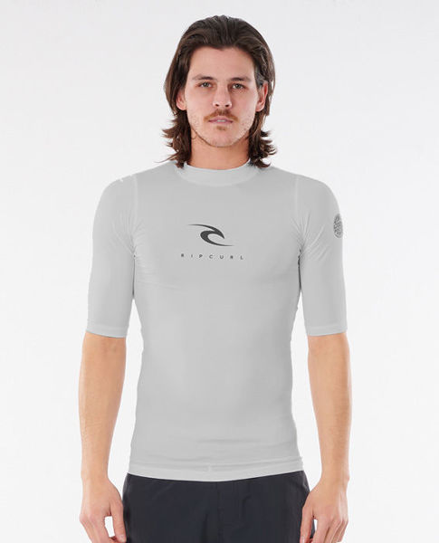 La Corps Long Sleeve è una rash vest da uomo dal taglio pensato per assicurare le massime prestazioni.