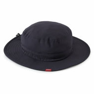 Questo cappello Gill  a falda larga è molto amato sia dai regatanti che dai crocieristi e da chiunque desideri avere volto e collo ben protetti dal sole.