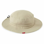 Questo cappello Gill  a falda larga è molto amato sia dai regatanti che dai crocieristi e da chiunque desideri avere volto e collo ben protetti dal sole.