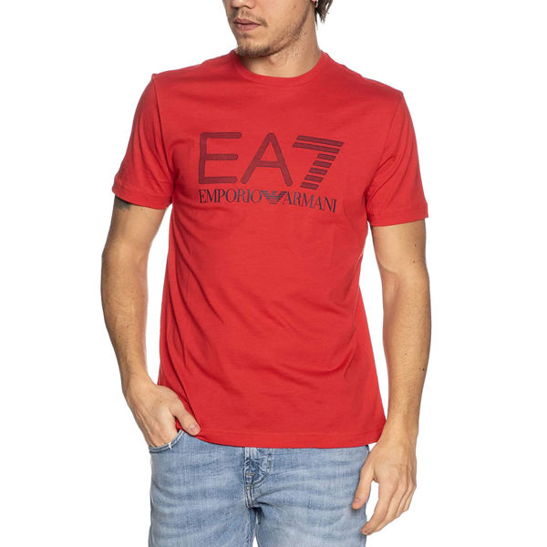 Questa t-shirt  EA7 casual, è caratterizzata dal maxi logo.