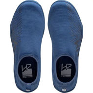 Crest Watermoc è una scarpa slip-on dal taglio basso, versatile e leggera, ideale per le attività acquatiche o per una giornata sulla spiaggia.