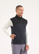 Tecnologia Pro-Therm, tessuto elasticizzato, stile sportivo: Pillo è il gilet tecnico per l'uomo, ideale per le prime giornate di freddo.