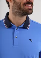 Asparago è una polo da uomo a maniche corte progettata per garantire elevate prestazioni durante l’attività.