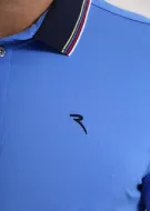 Asparago è una polo da uomo a maniche corte progettata per garantire elevate prestazioni durante l’attività.